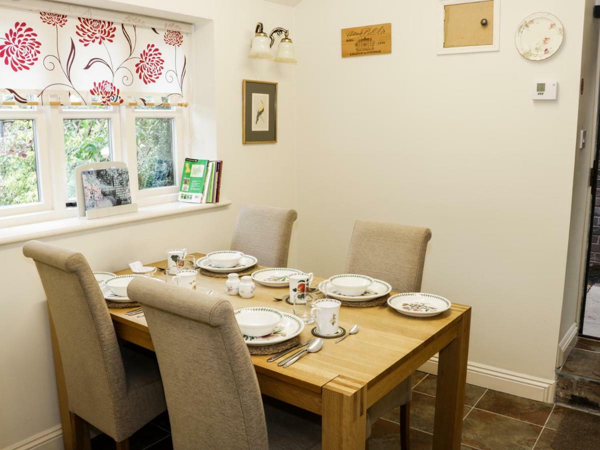Wash House Cottage Much Wenlock Extérieur photo